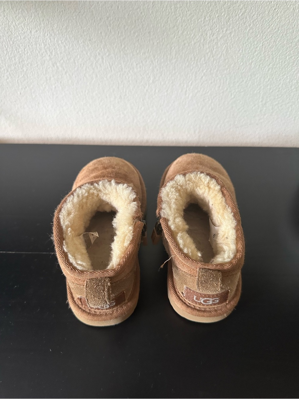 UGG - Picture 4 of 9